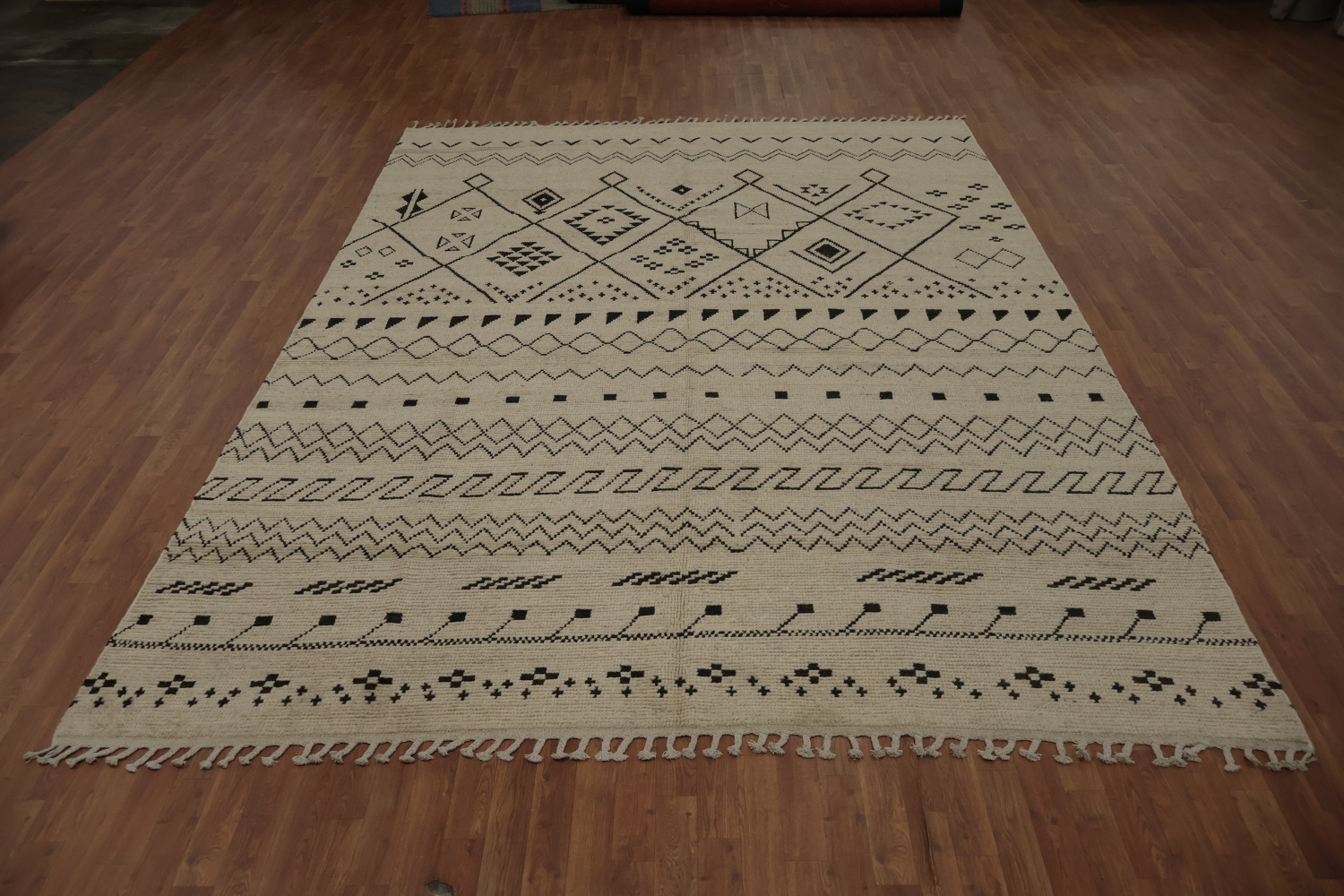 Elevate Your Space with This Stylish Moroccan Large Area Rug 9x12