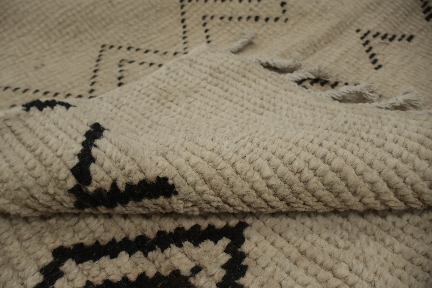 Elevate Your Space with This Stylish Moroccan Large Area Rug 9x12