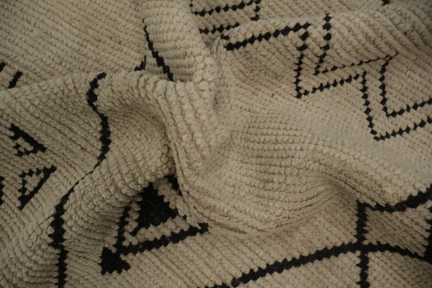 Elevate Your Space with This Stylish Moroccan Large Area Rug 9x12