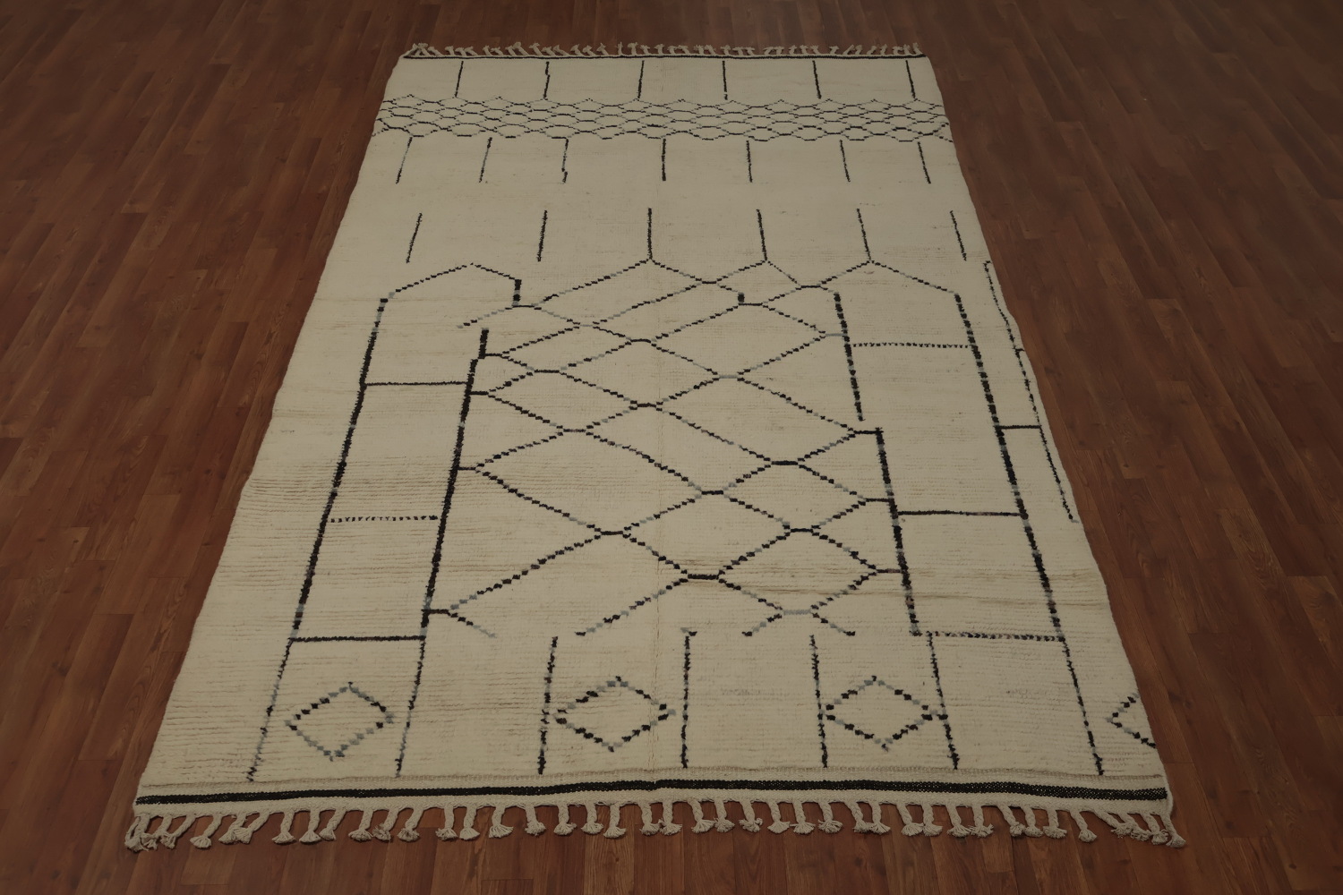 Authentic Moroccan Area Rug 6x10 Featuring Unique Patterned Lines