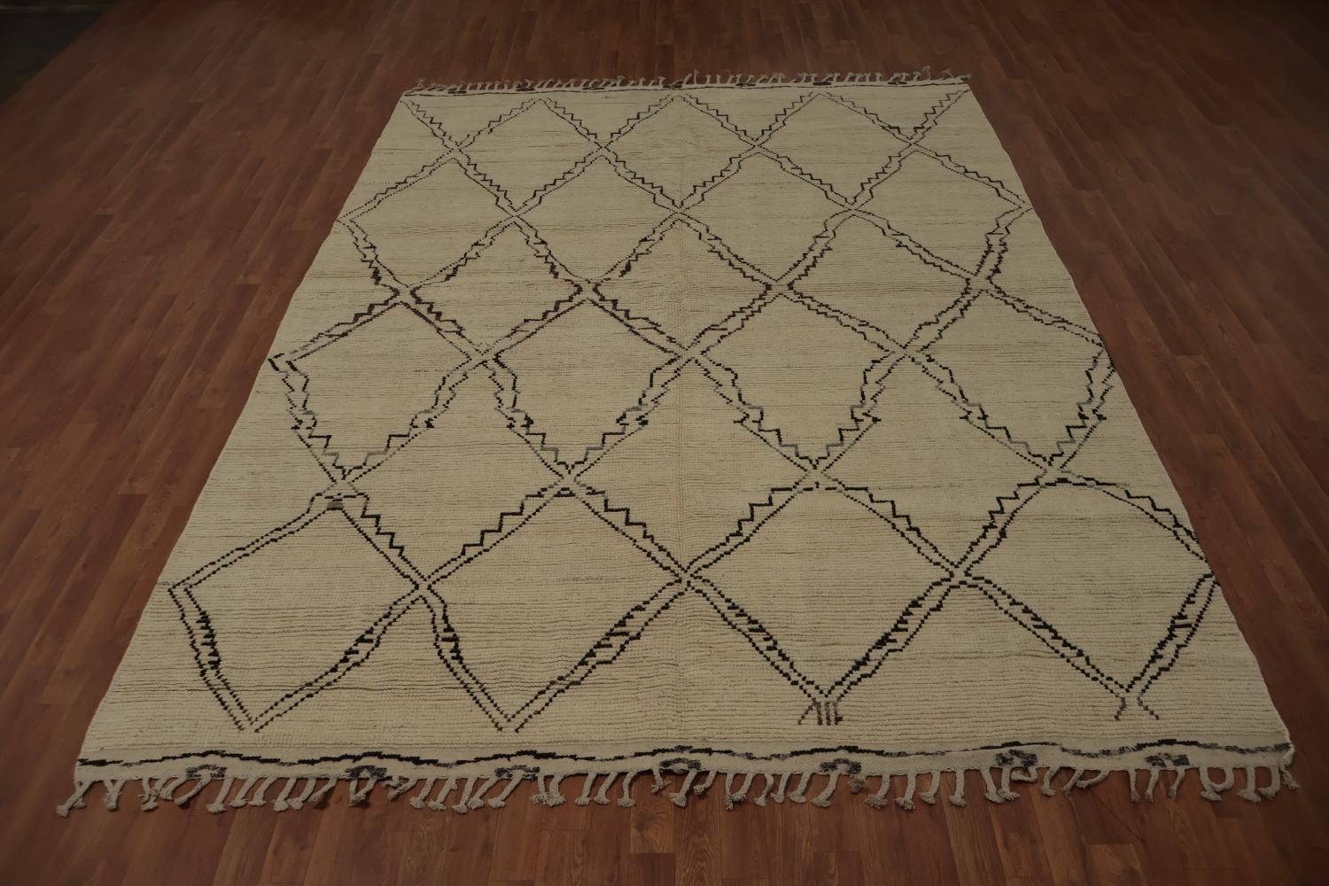 All-Over Trellis Ivory Moroccan Wool Area Rug 8x11