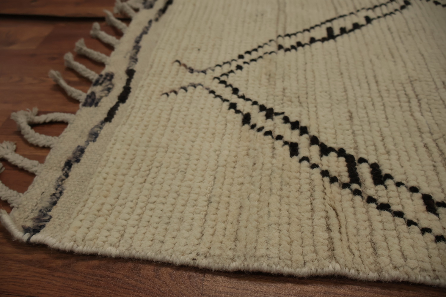 All-Over Trellis Ivory Moroccan Wool Area Rug 8x11