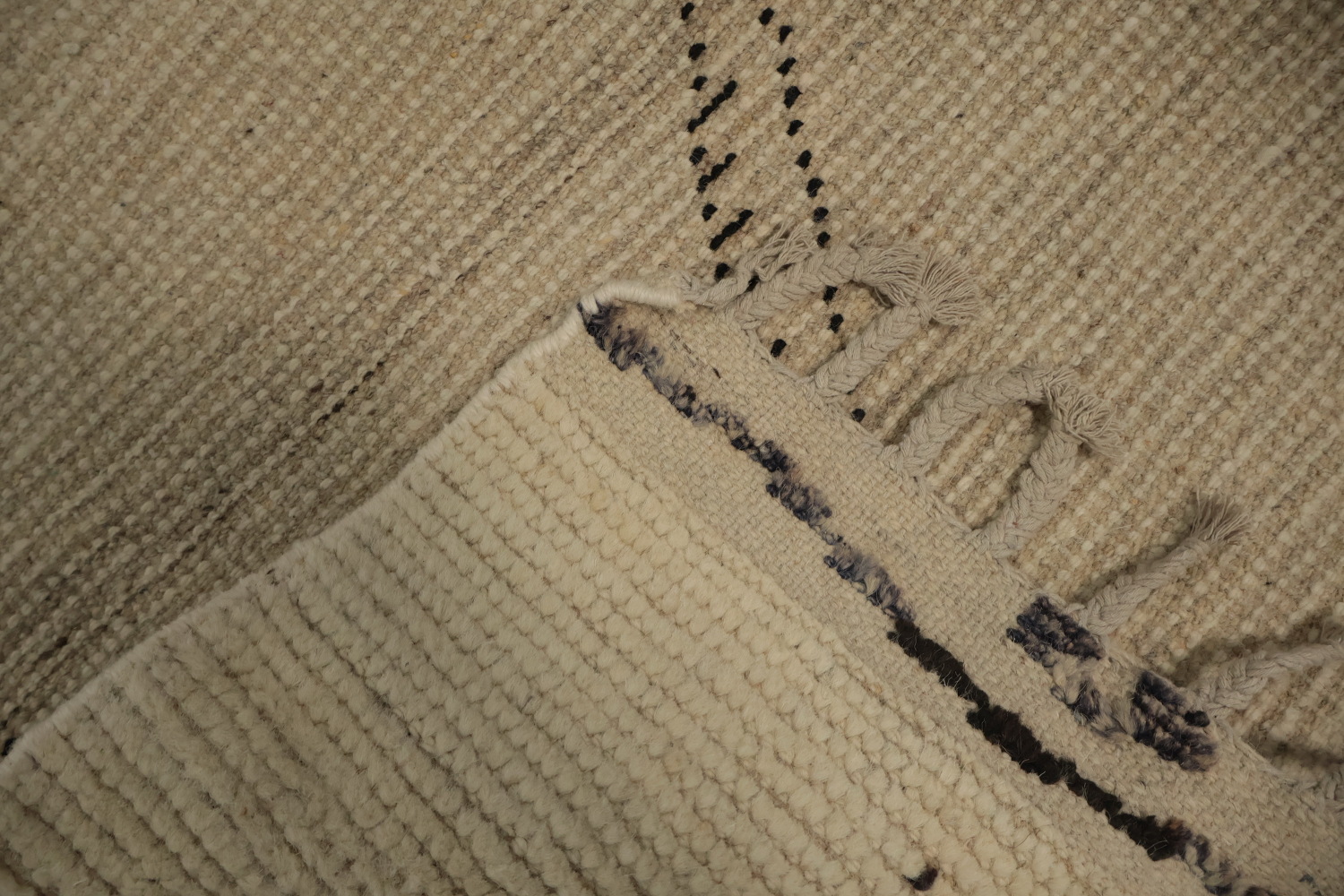 All-Over Trellis Ivory Moroccan Wool Area Rug 8x11