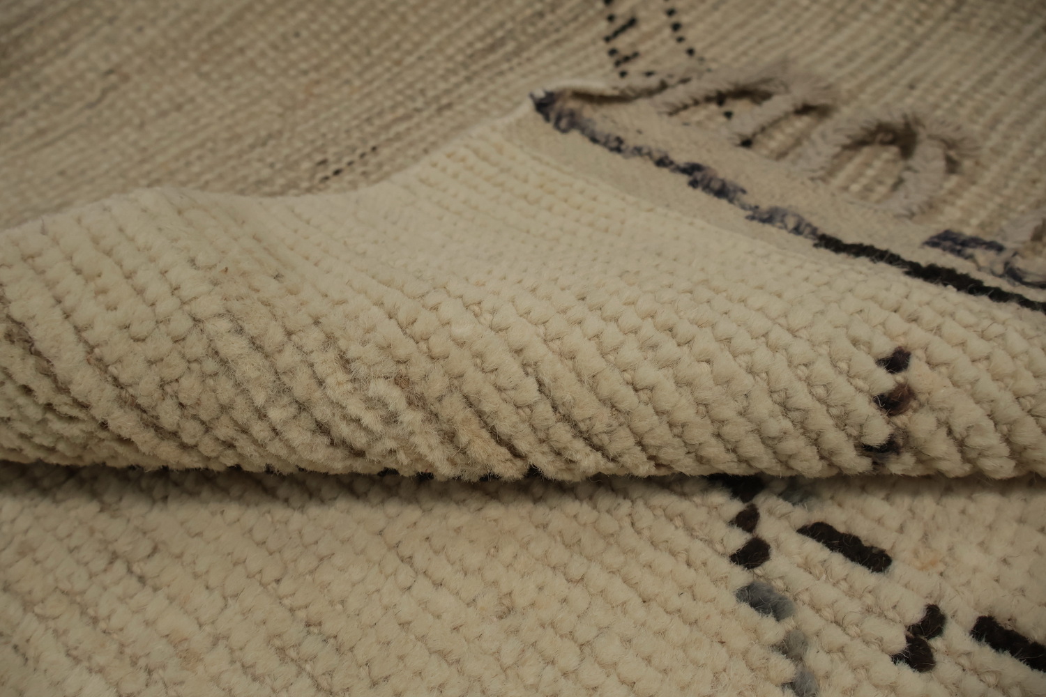 All-Over Trellis Ivory Moroccan Wool Area Rug 8x11