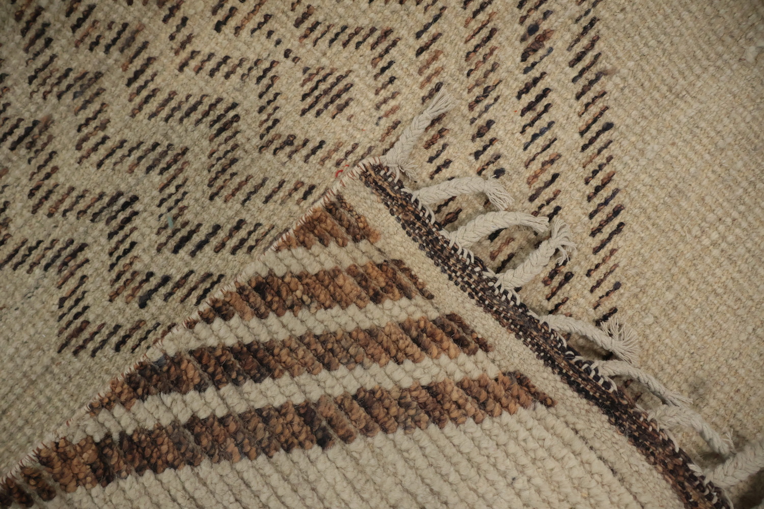Striking Symmetry Moroccan Area Rug 8x11 for Stylish Interiors