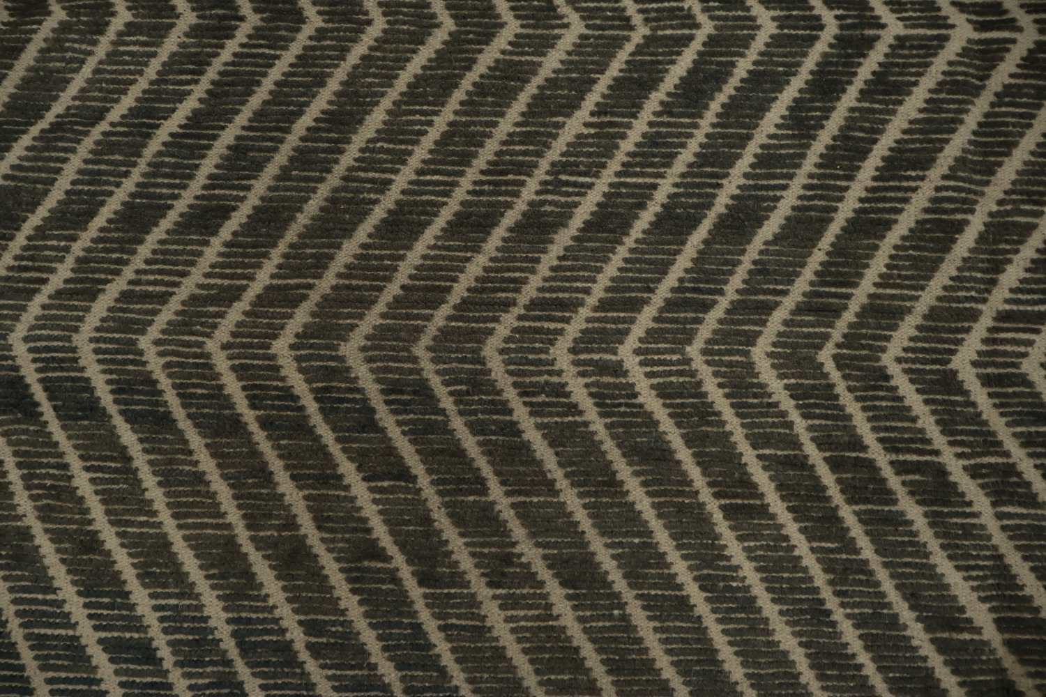 Sophisticated Chevron Moroccan Large Rug 12x19 for Modern Homes