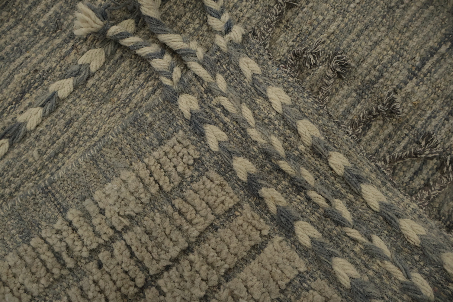 Elegant Geometric Moroccan Large Rug 12x16 for Modern Interiors