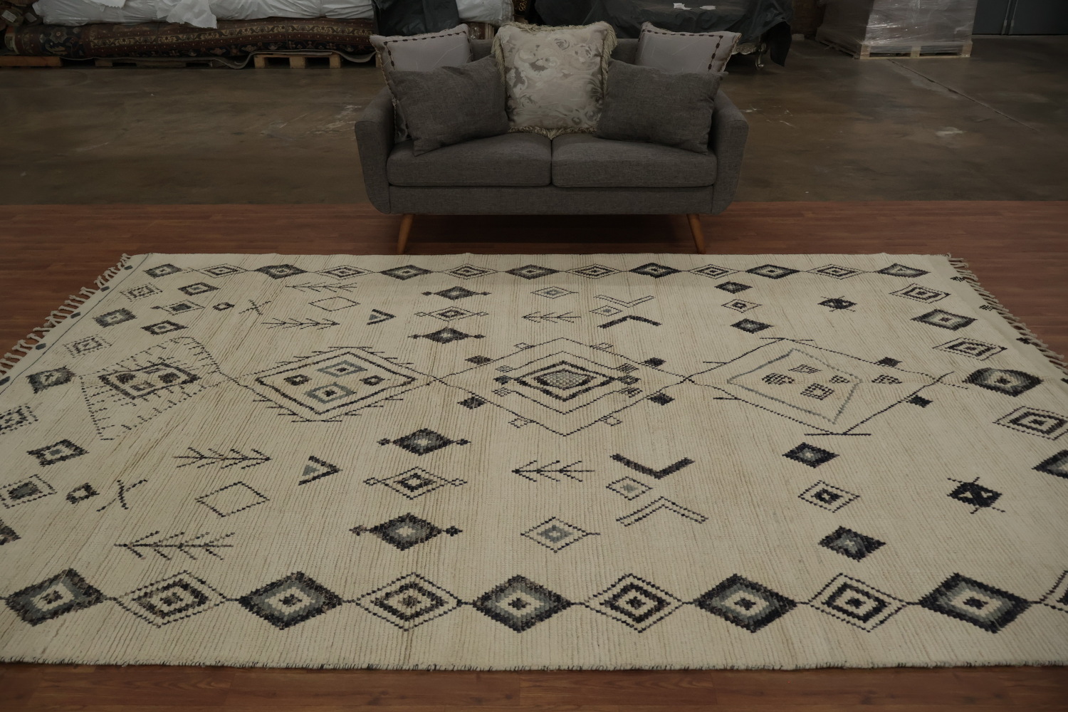 Add Texture with a Chic Tribal Design Moroccan Area Rug 8x12