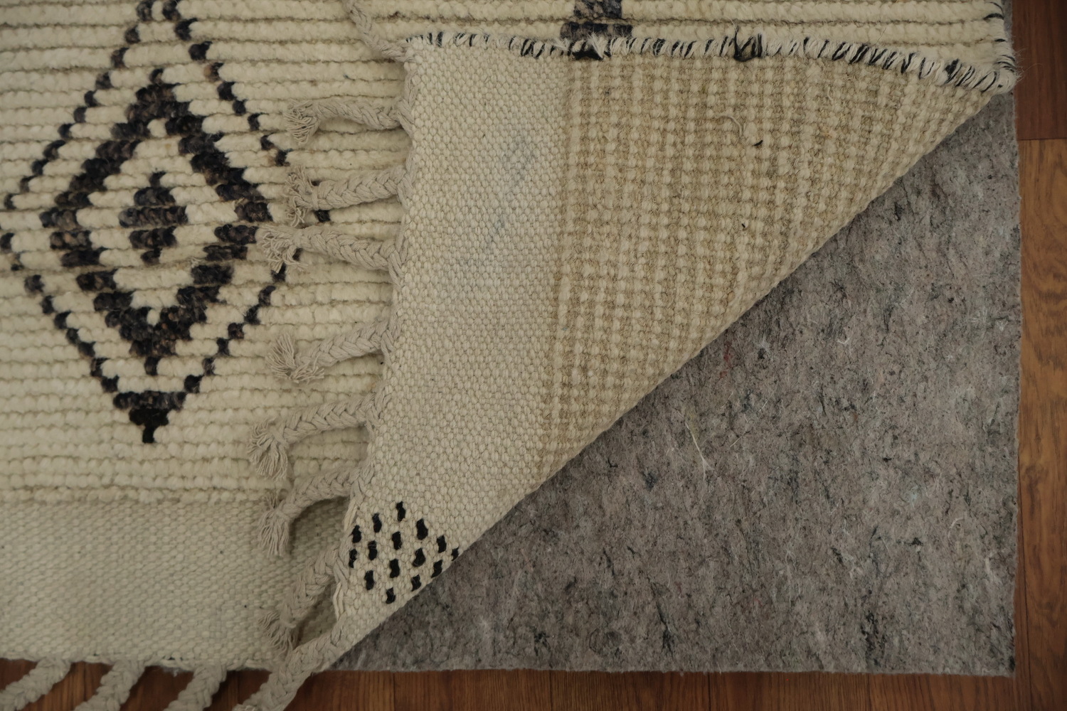 Add Texture with a Chic Tribal Design Moroccan Area Rug 8x12