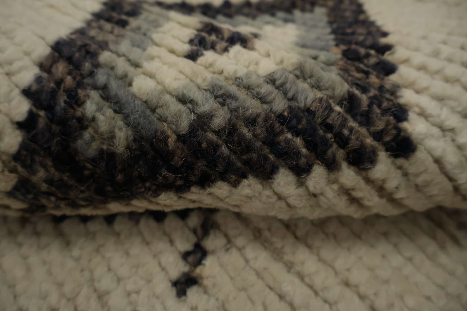 Add Texture with a Chic Tribal Design Moroccan Area Rug 8x12