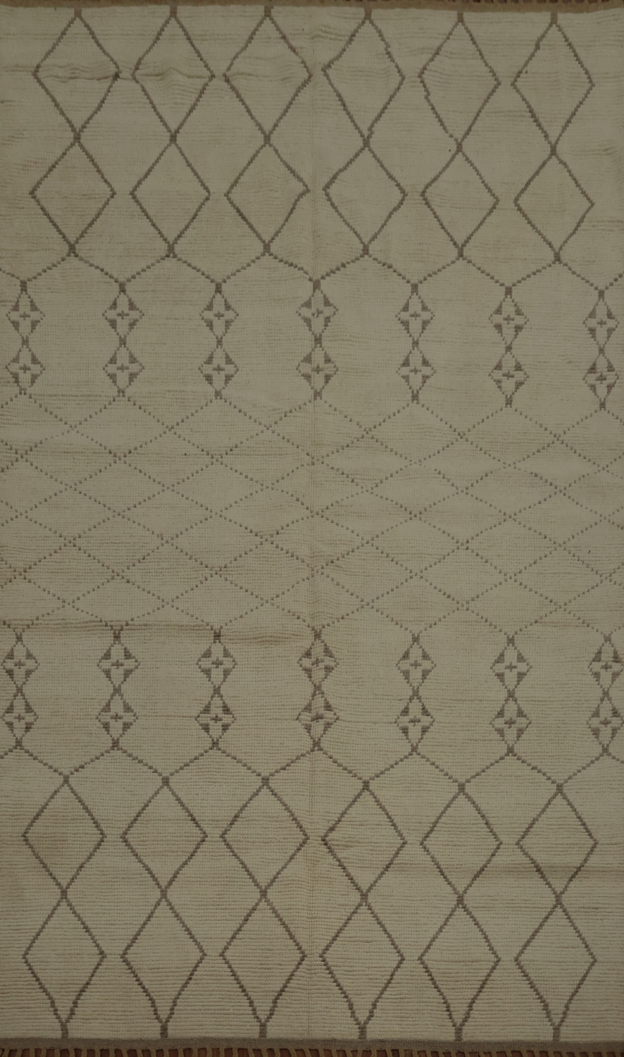 Stylish Moroccan Area Rug 7x11 with Intricate Geometric Motifs