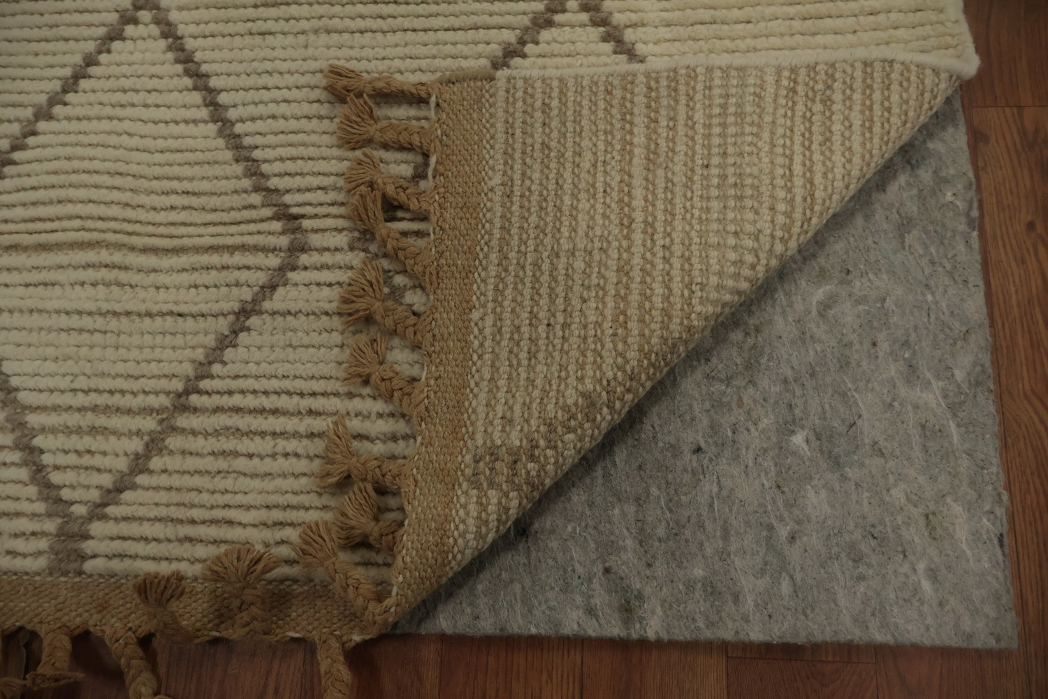 Stylish Moroccan Area Rug 7x11 with Intricate Geometric Motifs
