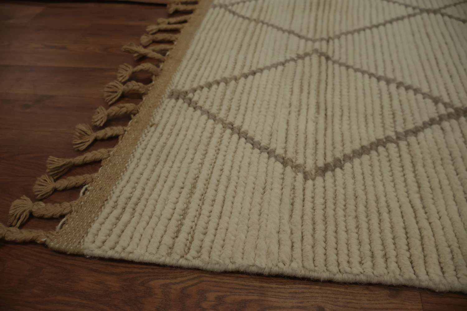 Stylish Moroccan Area Rug 7x11 with Intricate Geometric Motifs