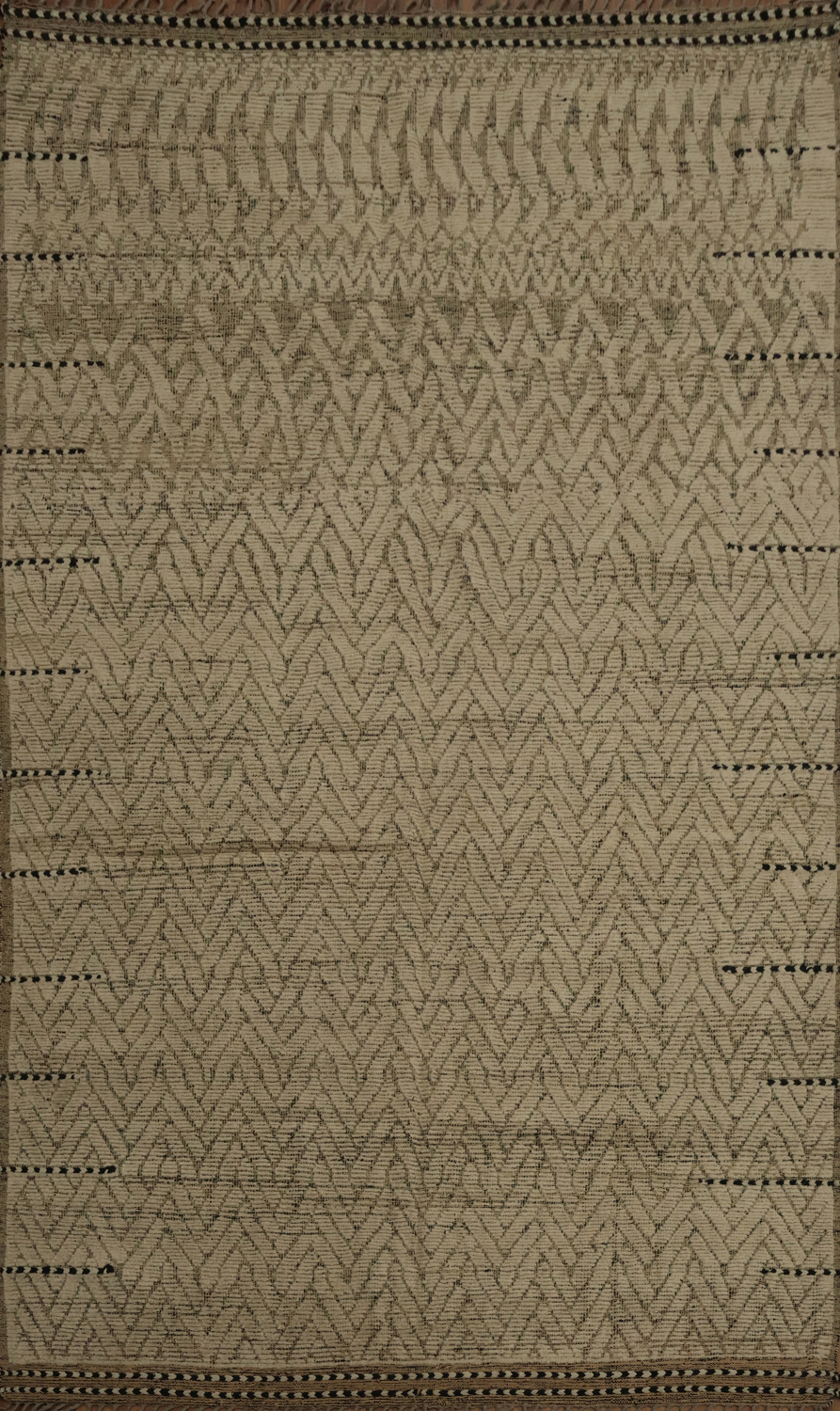 Sophisticated Moroccan Area Rug 9x13 with Unique Chevron Detailing
