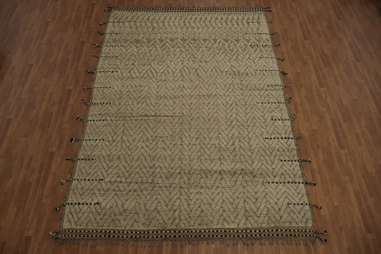 Sophisticated Moroccan Area Rug 9x13 with Unique Chevron Detailing
