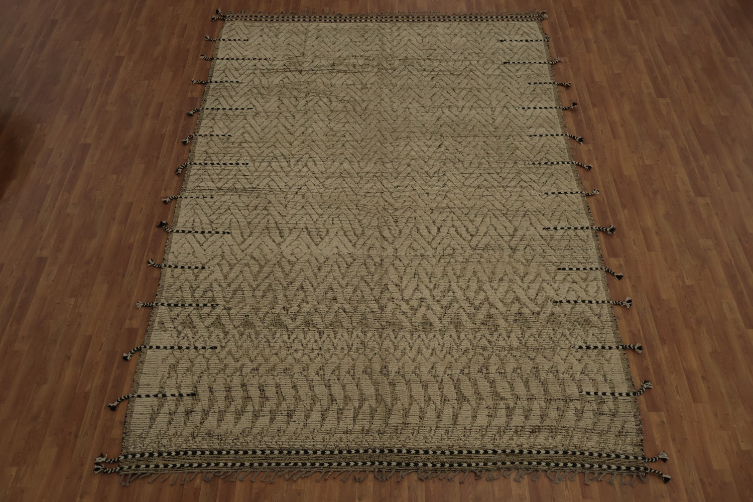 Sophisticated Moroccan Area Rug 9x13 with Unique Chevron Detailing