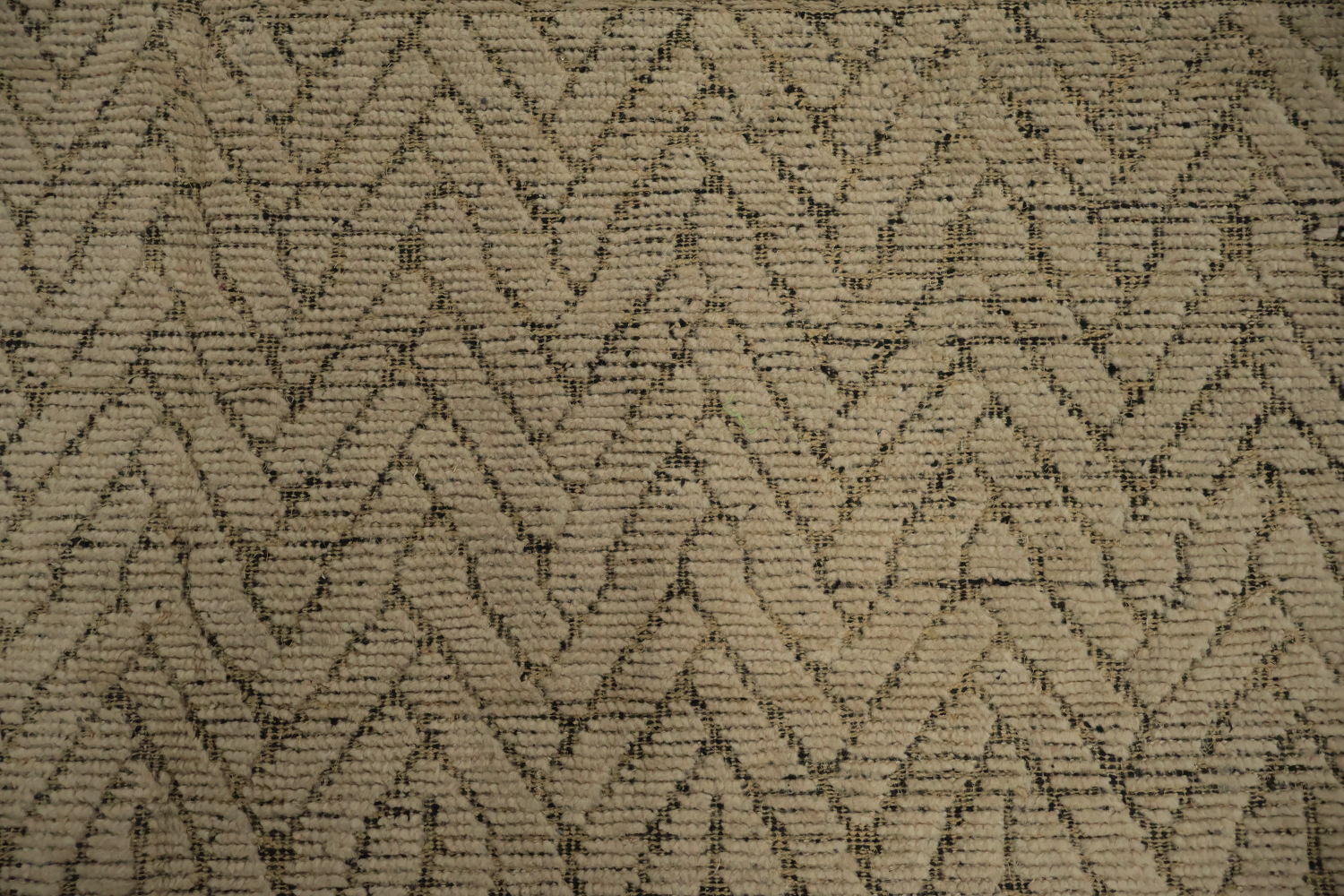 Sophisticated Moroccan Area Rug 9x13 with Unique Chevron Detailing