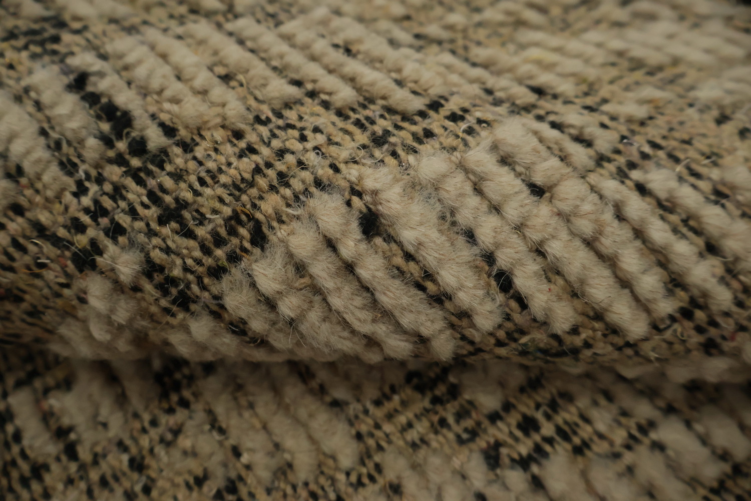 Sophisticated Moroccan Area Rug 9x13 with Unique Chevron Detailing