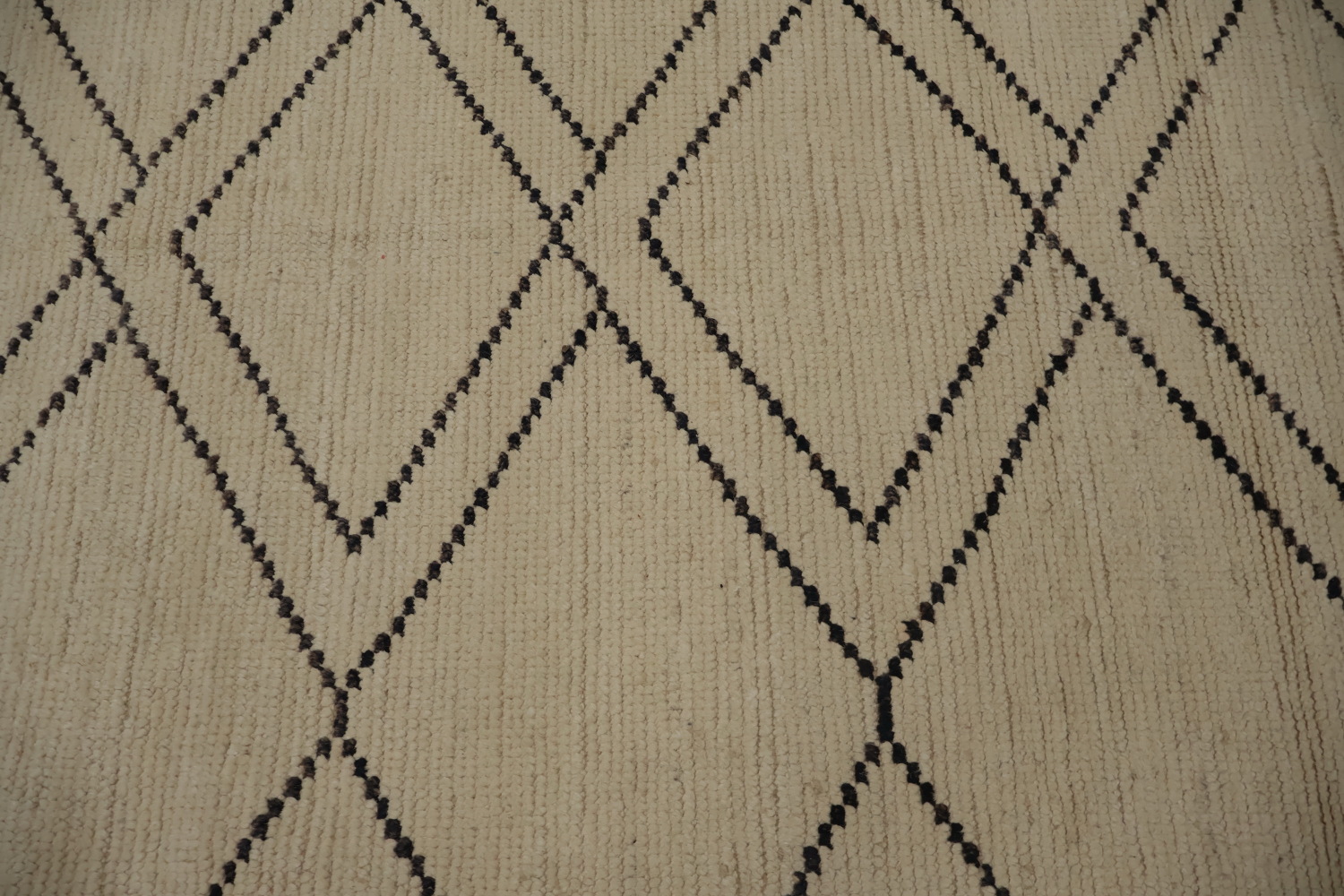 Trellis Geometric Ivory Moroccan Wool Area Rug 8x11