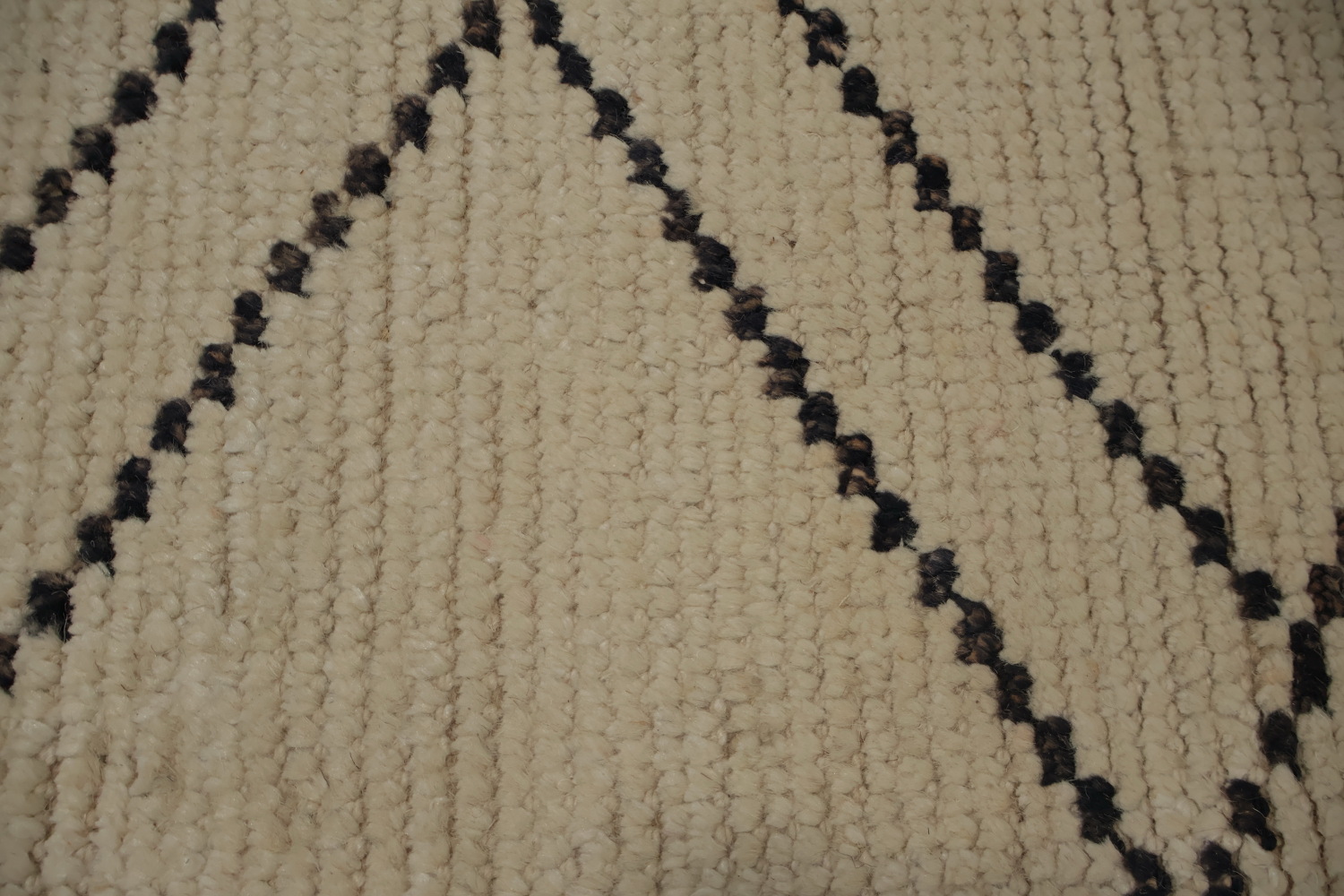 Trellis Geometric Ivory Moroccan Wool Area Rug 8x11