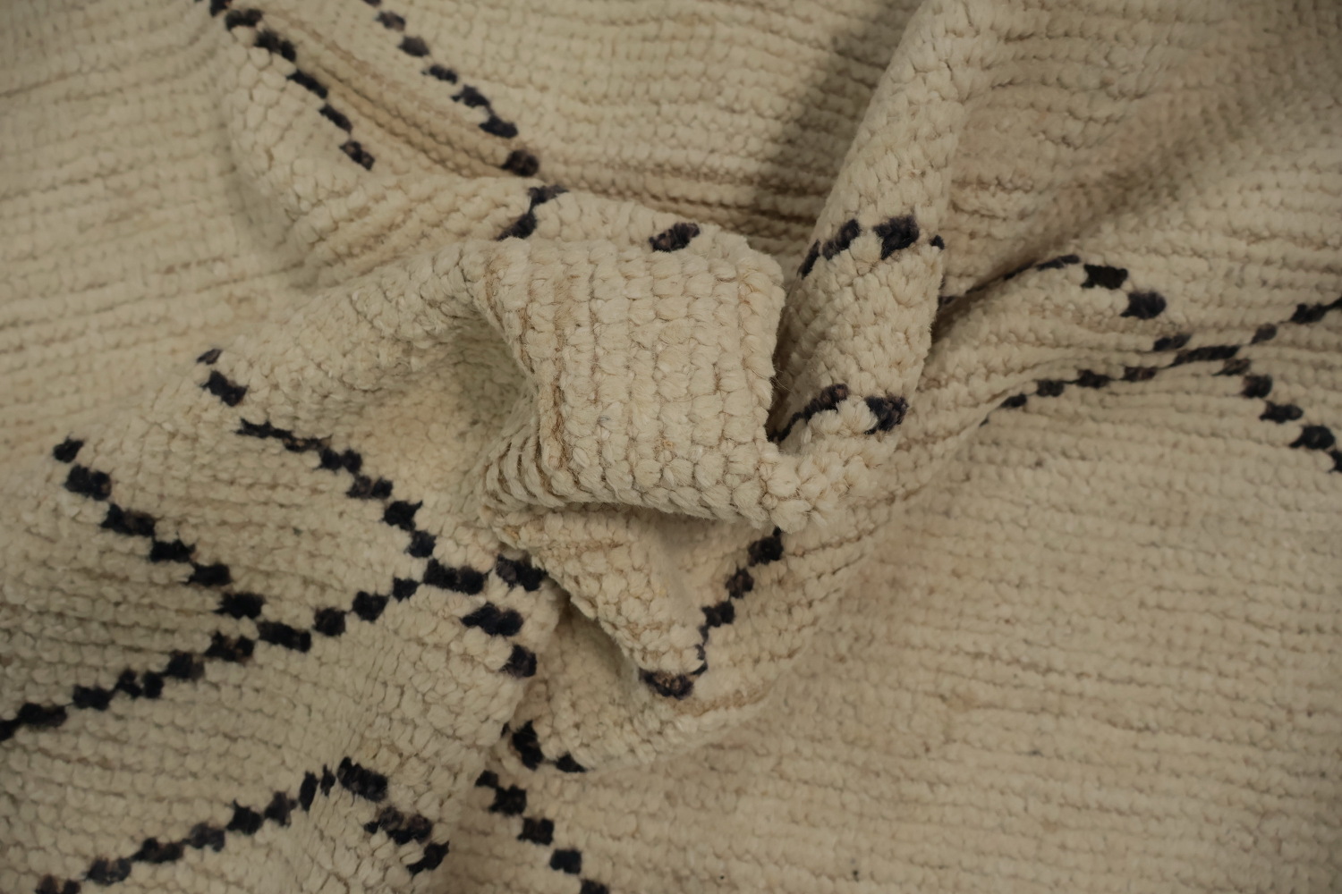 Trellis Geometric Ivory Moroccan Wool Area Rug 8x11