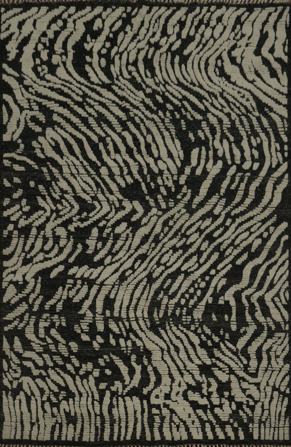 Stylish Moroccan Area Rug 8x10 Featuring Dynamic Wave Motifs