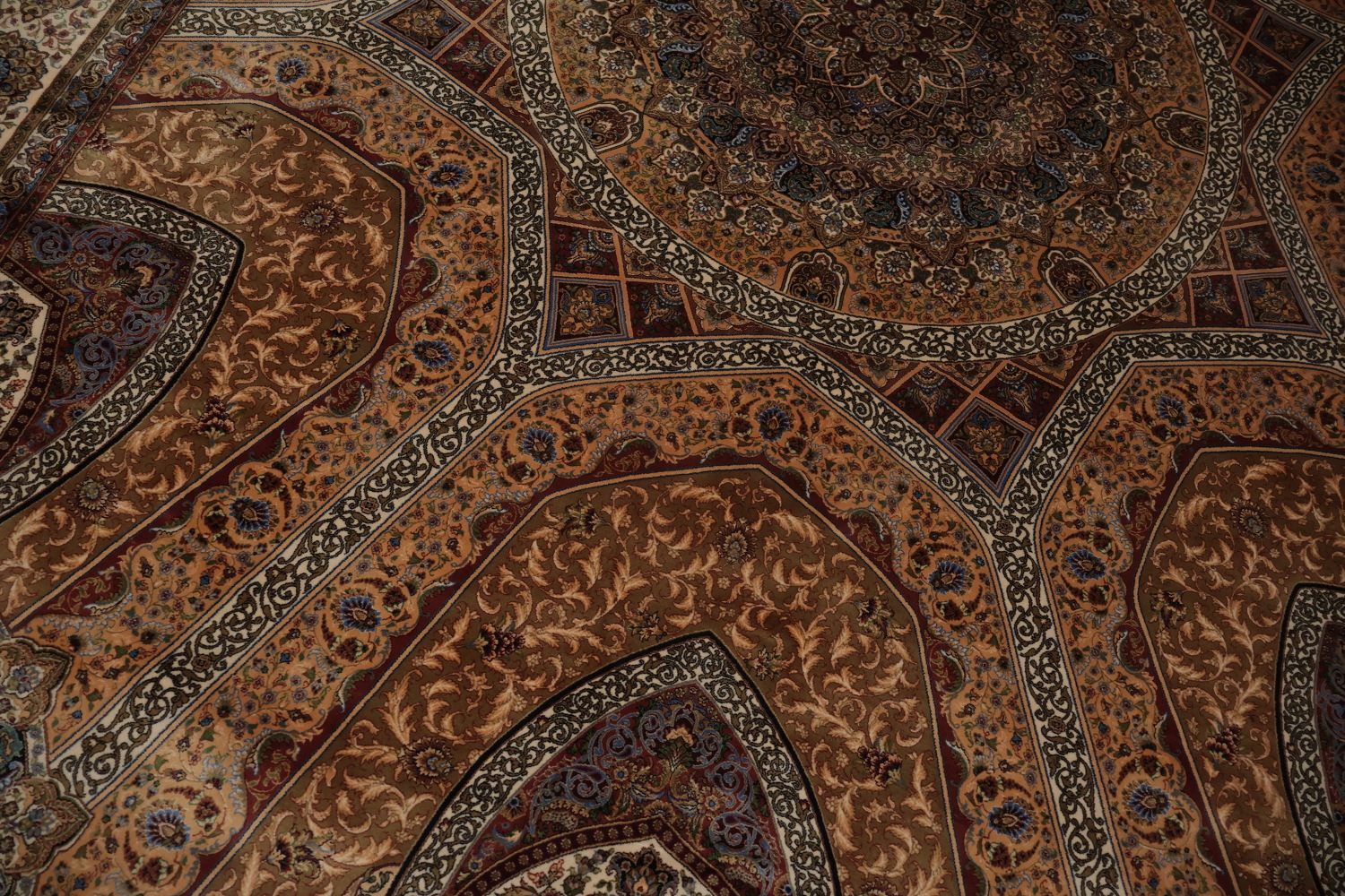 Classic Qum Area Rug 7x10 with Ornamental Pattern and Rich Hues