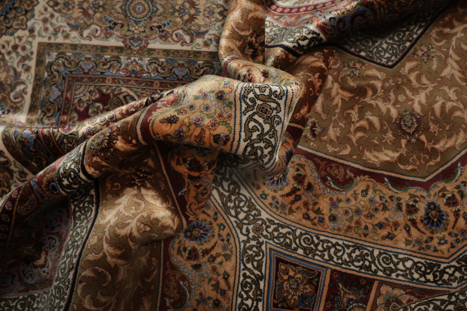 Classic Qum Area Rug 7x10 with Ornamental Pattern and Rich Hues