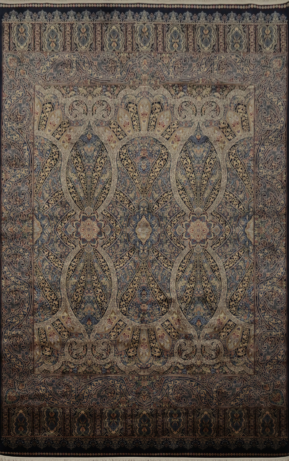 Finely Decorative Qum Area Rug 7x10 with Exquisite Detailing