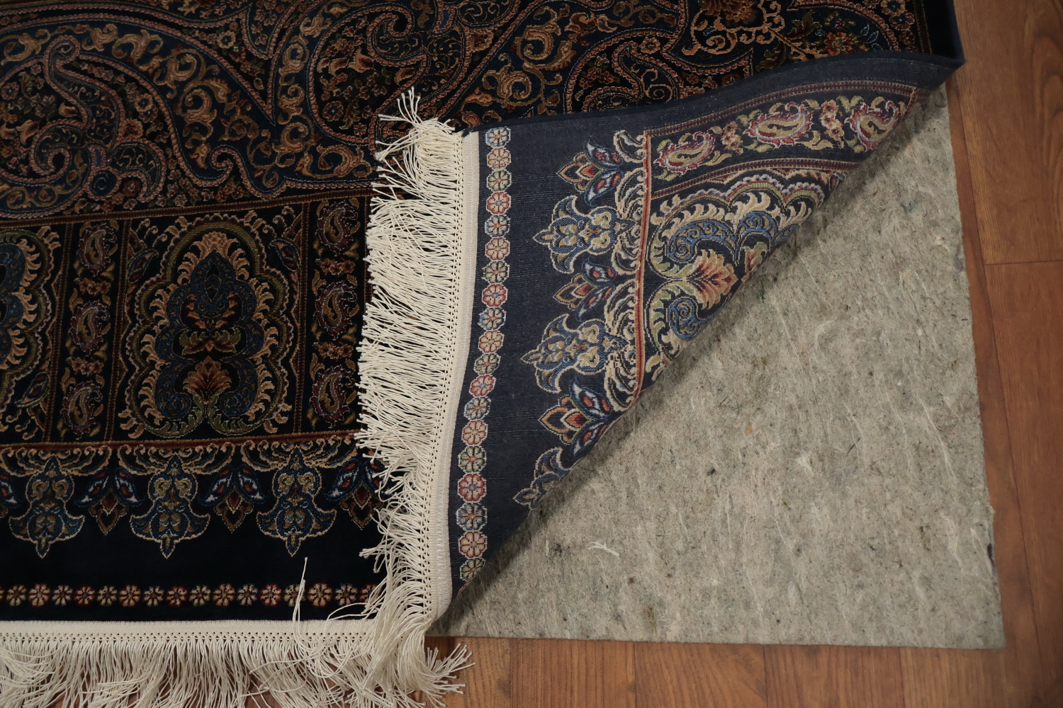 Finely Decorative Qum Area Rug 7x10 with Exquisite Detailing