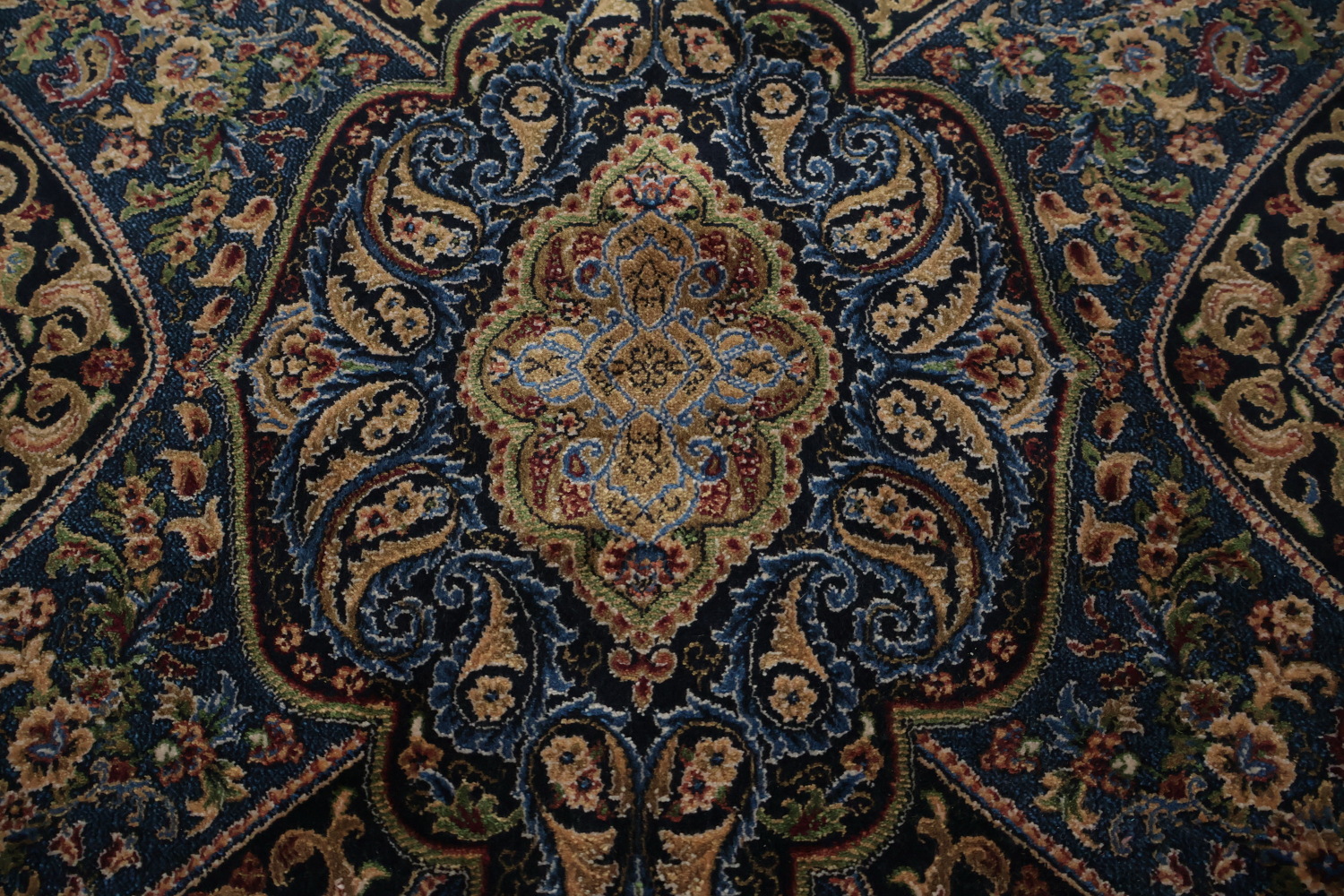 Finely Decorative Qum Area Rug 7x10 with Exquisite Detailing