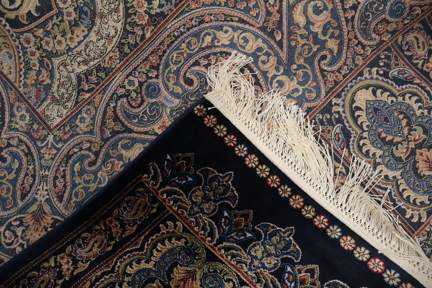 Finely Decorative Qum Area Rug 7x10 with Exquisite Detailing