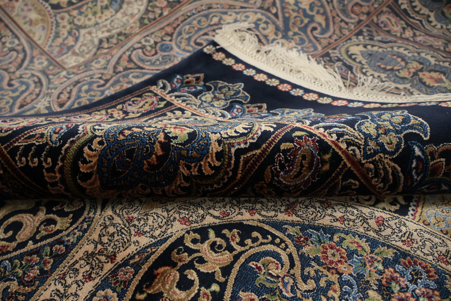 Finely Decorative Qum Area Rug 7x10 with Exquisite Detailing