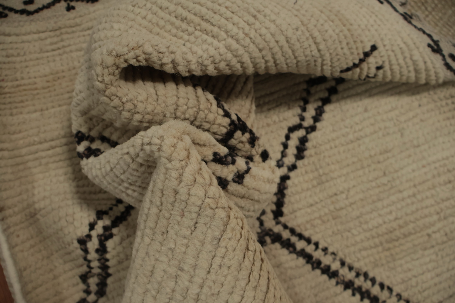 Add Warmth and Style with Diamond Designed Moroccan Area Rug 8x11