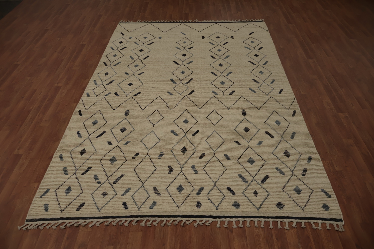 Stylish Moroccan Area Rug 7x11 Featuring Geometric Patterns