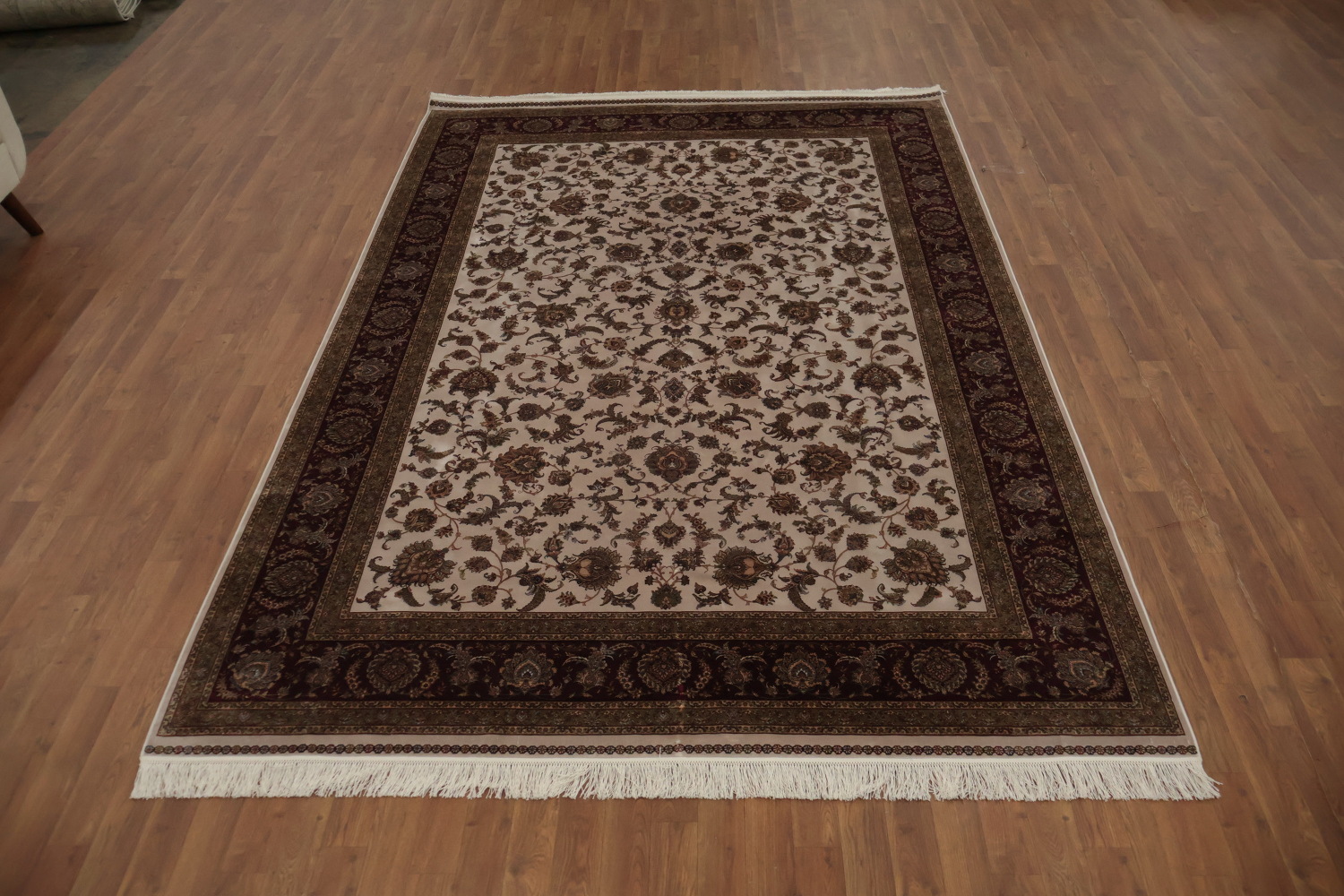 Timeless Beauty Floral Patterned Qum Area Rug 6x10
