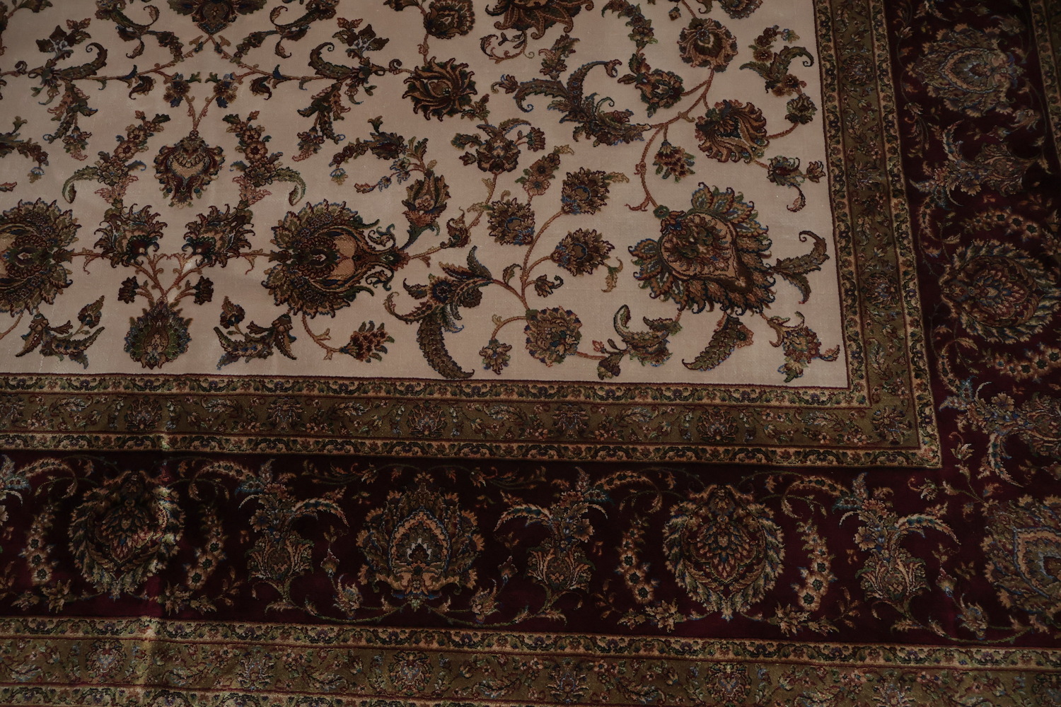 Timeless Beauty Floral Patterned Qum Area Rug 6x10