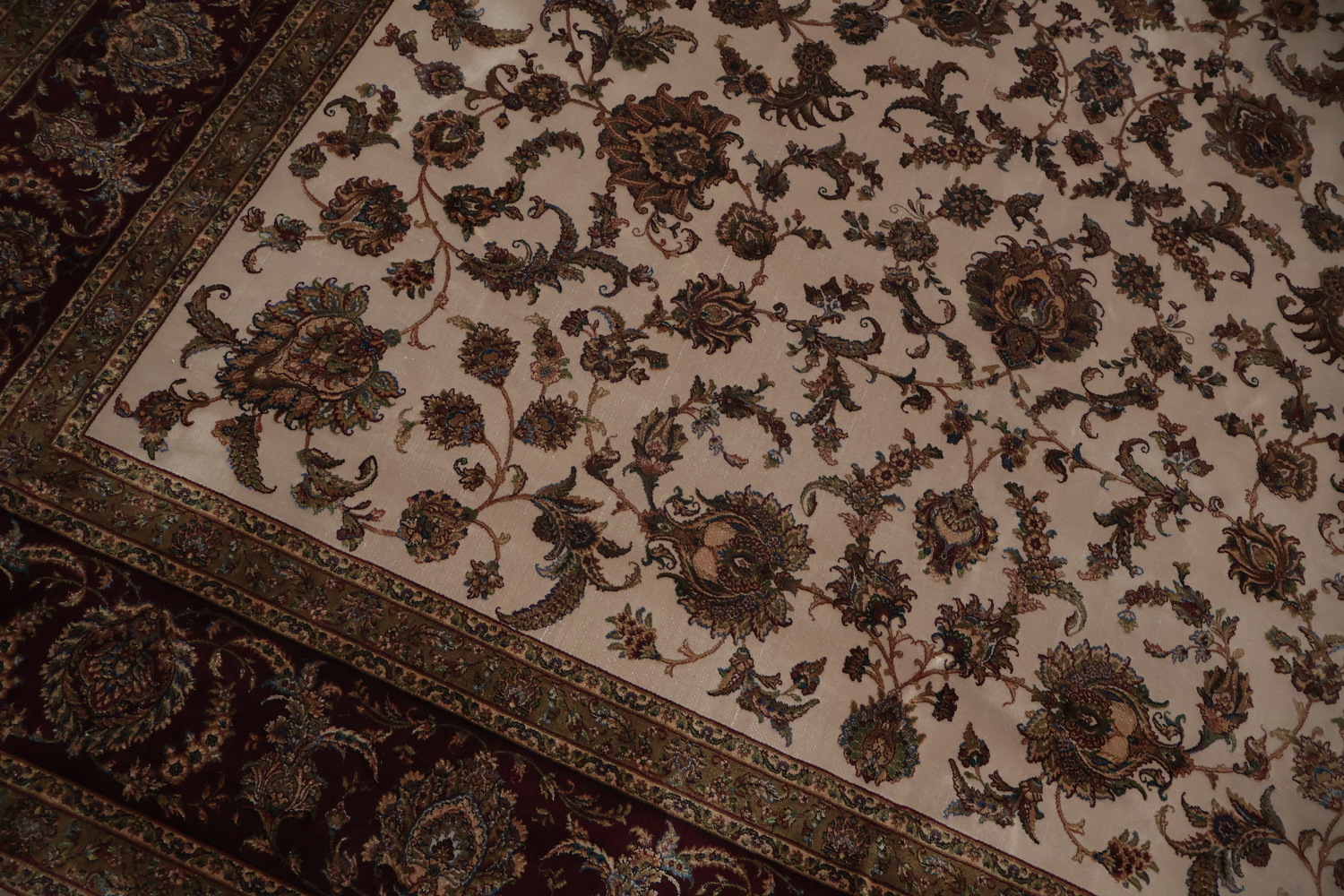 Timeless Beauty Floral Patterned Qum Area Rug 6x10