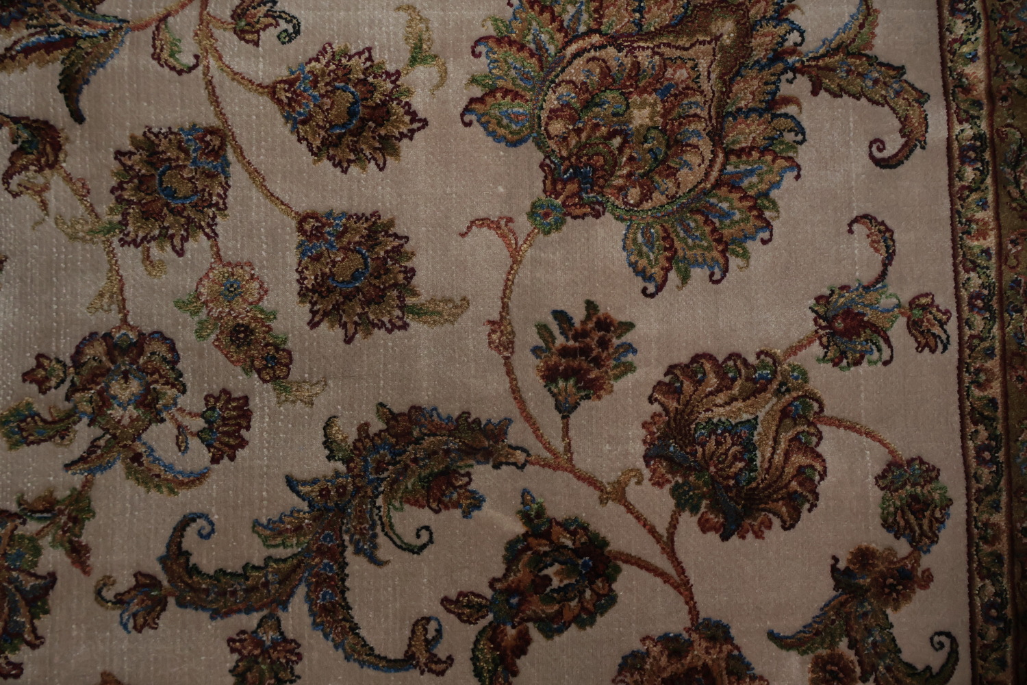 Timeless Beauty Floral Patterned Qum Area Rug 6x10