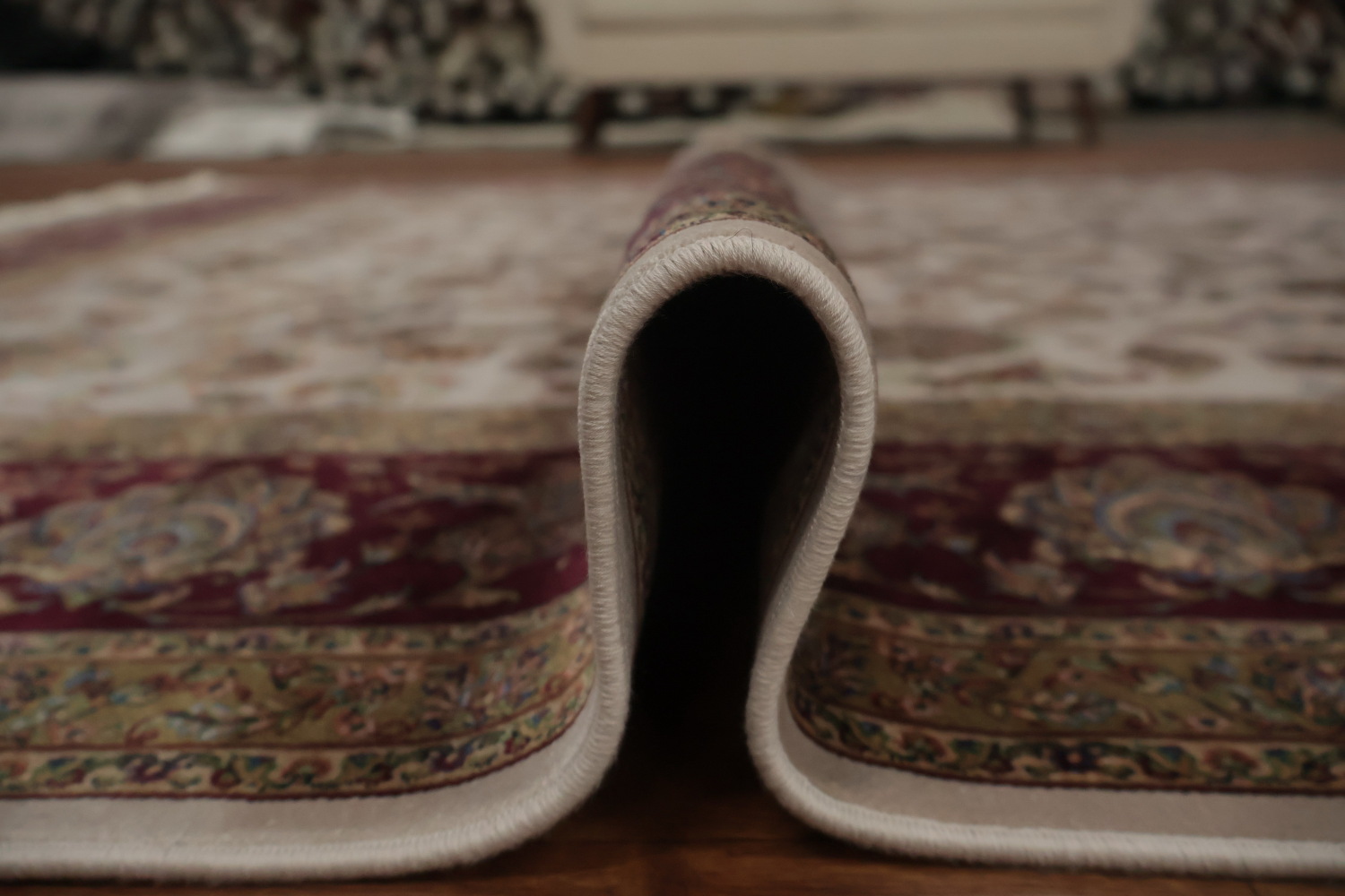 Timeless Beauty Floral Patterned Qum Area Rug 6x10