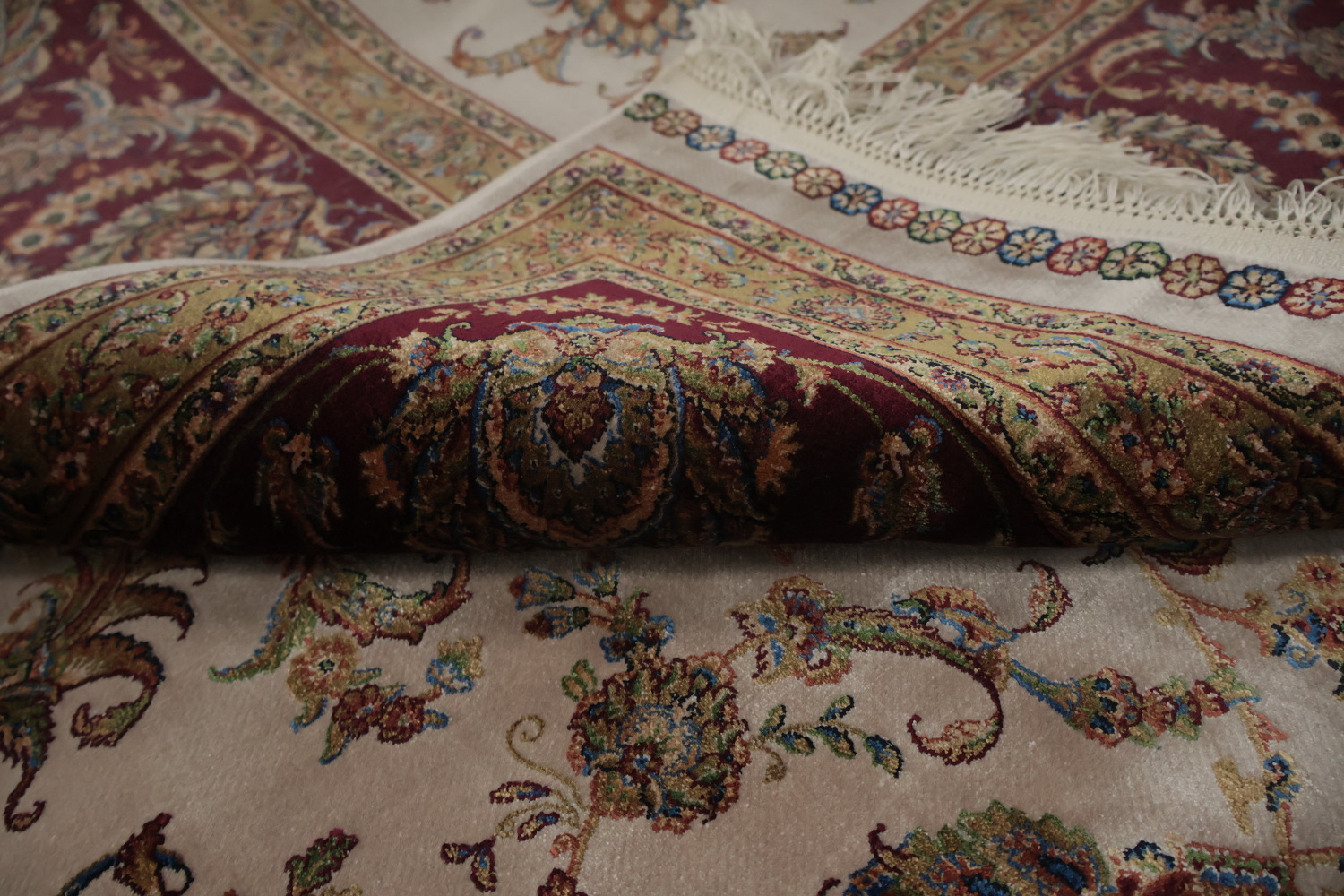 Timeless Beauty Floral Patterned Qum Area Rug 6x10