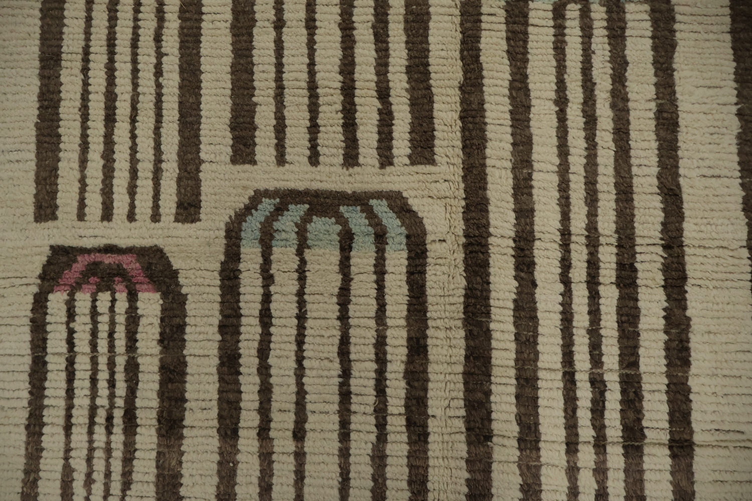 Moroccan Large Rug 11x16 with Simple U-Elements for Modern Homes