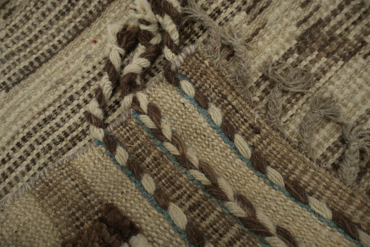 Moroccan Large Rug 11x16 with Simple U-Elements for Modern Homes