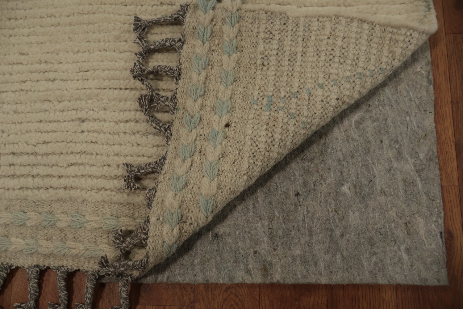 Minimalist Moroccan Area Rug 9x12 with Subtle Geometric Patterns