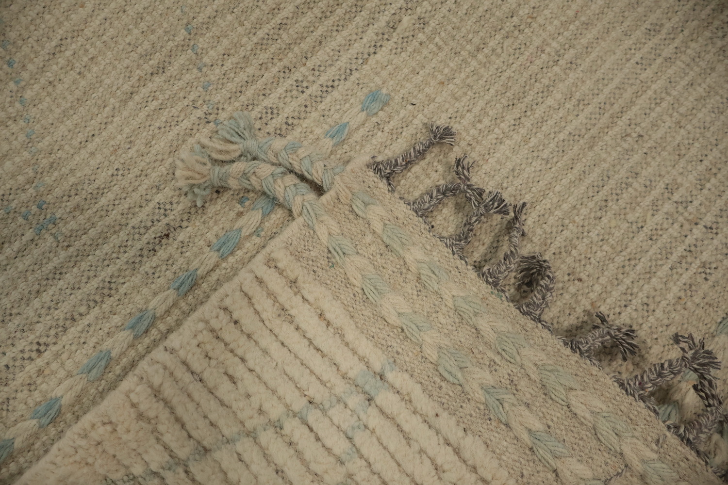 Minimalist Moroccan Area Rug 9x12 with Subtle Geometric Patterns