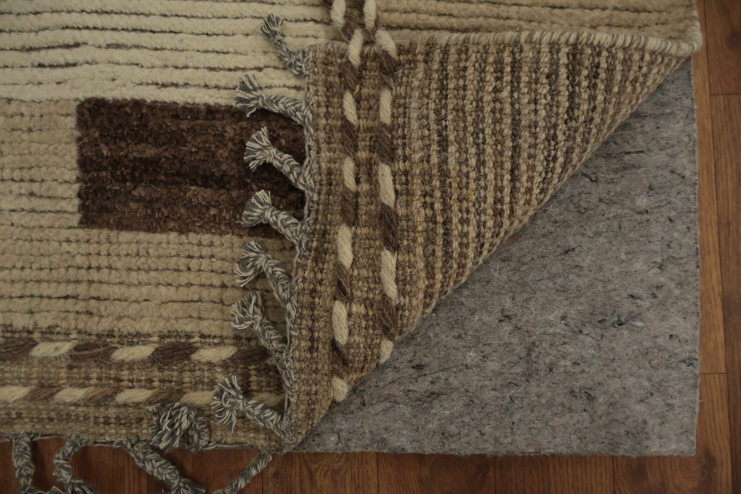 Artfully Crafted Moroccan Area Rug 9x12 Enhances Room Ambience