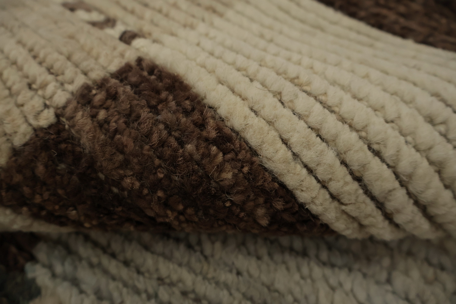 Artfully Crafted Moroccan Area Rug 9x12 Enhances Room Ambience