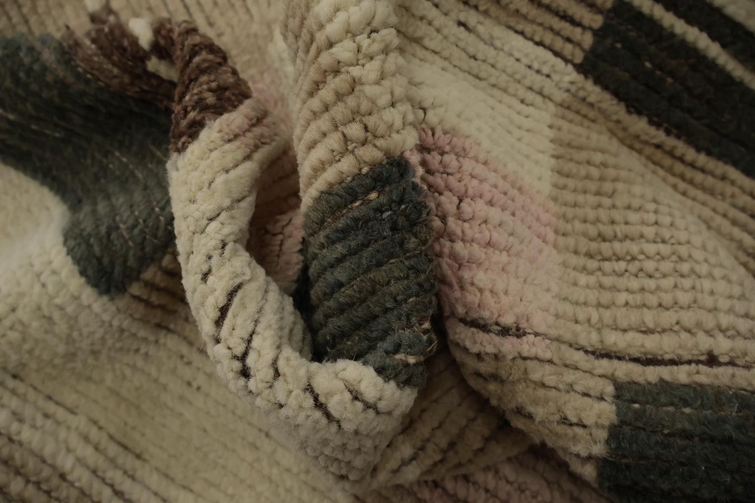 Artfully Crafted Moroccan Area Rug 9x12 Enhances Room Ambience