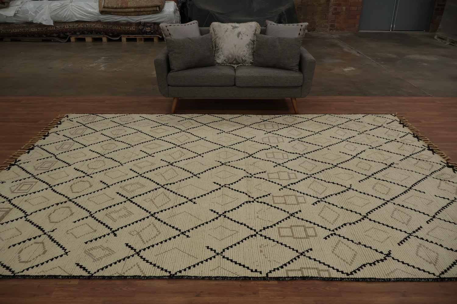 Geometric Elegance Handmade Wool Moroccan Area Rug 8x12