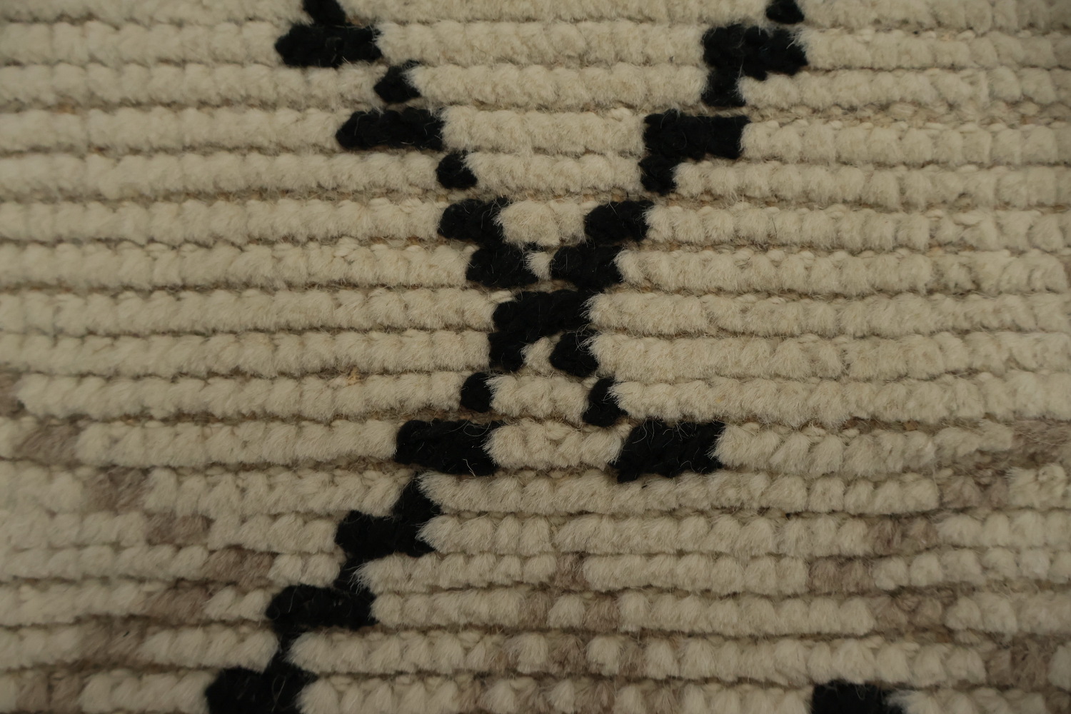 Geometric Elegance Handmade Wool Moroccan Area Rug 8x12
